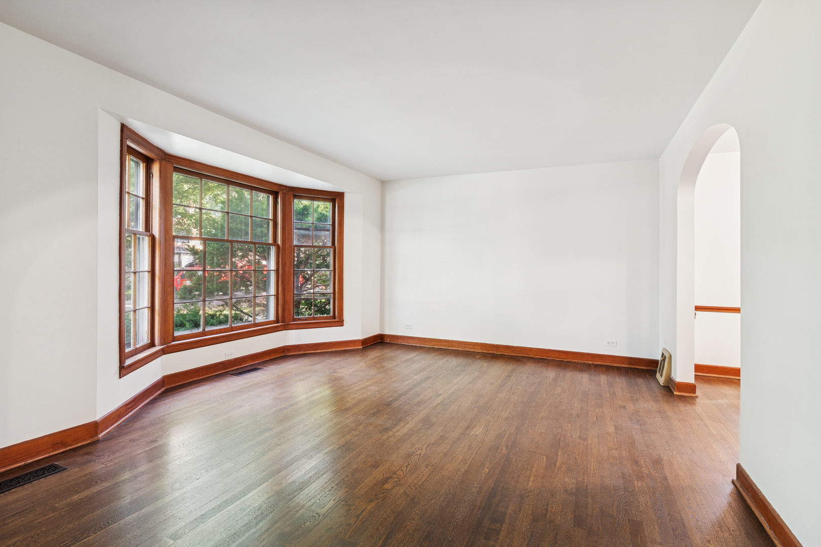 7013 N Monon Avenue, Chicago, IL 60646