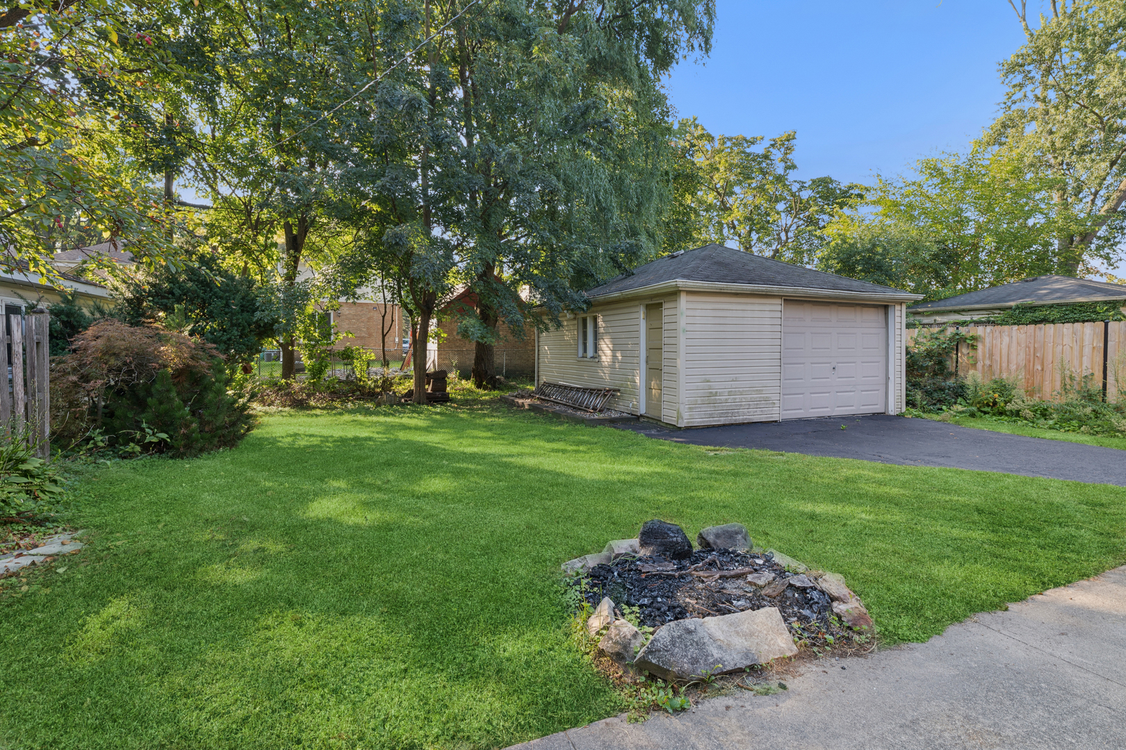 7013 N Monon Avenue, Chicago, IL 60646