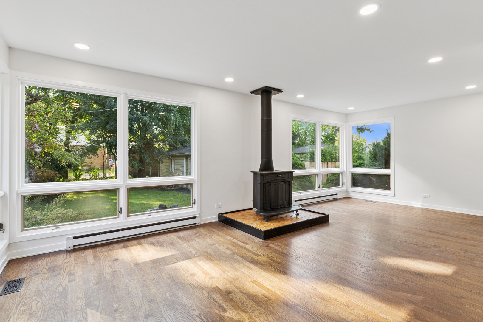 7013 N Monon Avenue, Chicago, IL 60646