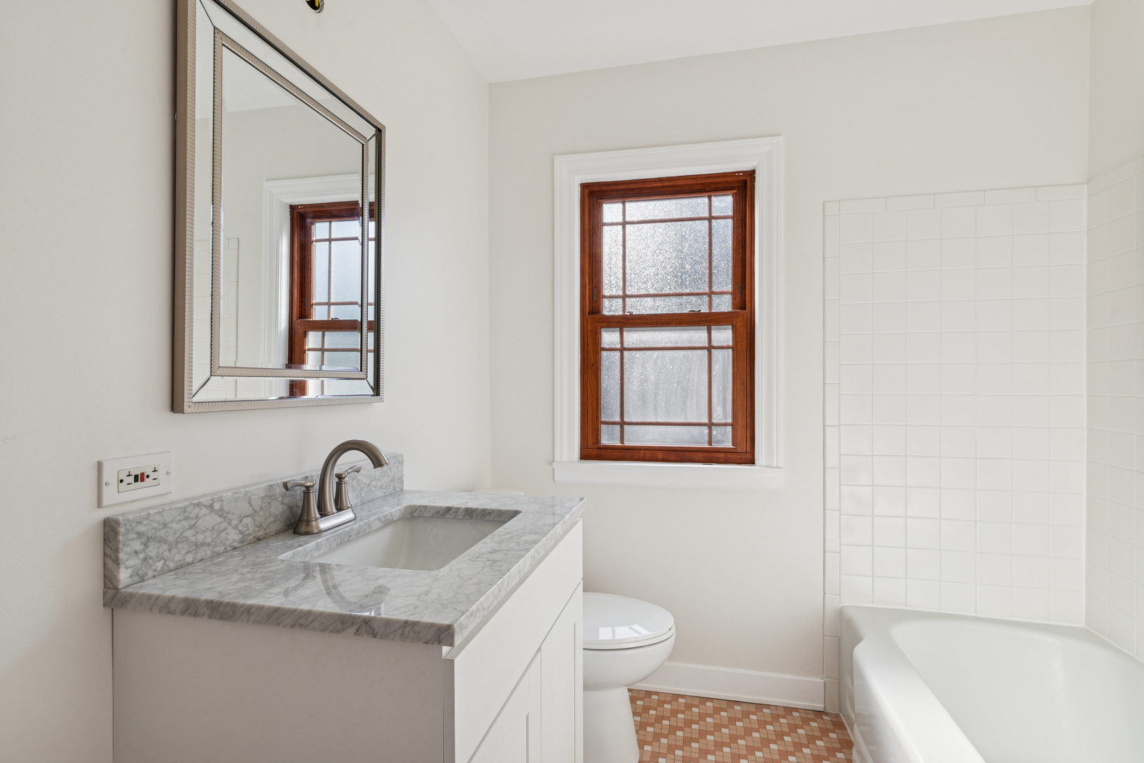 7013 N Monon Avenue, Chicago, IL 60646