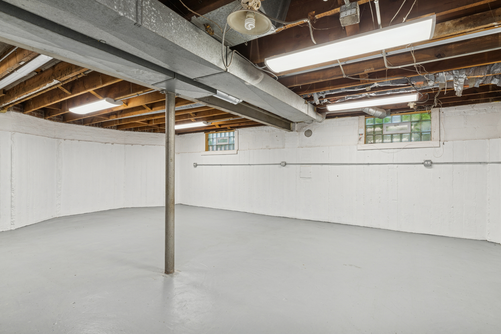 7013 N Monon Avenue, Chicago, IL 60646