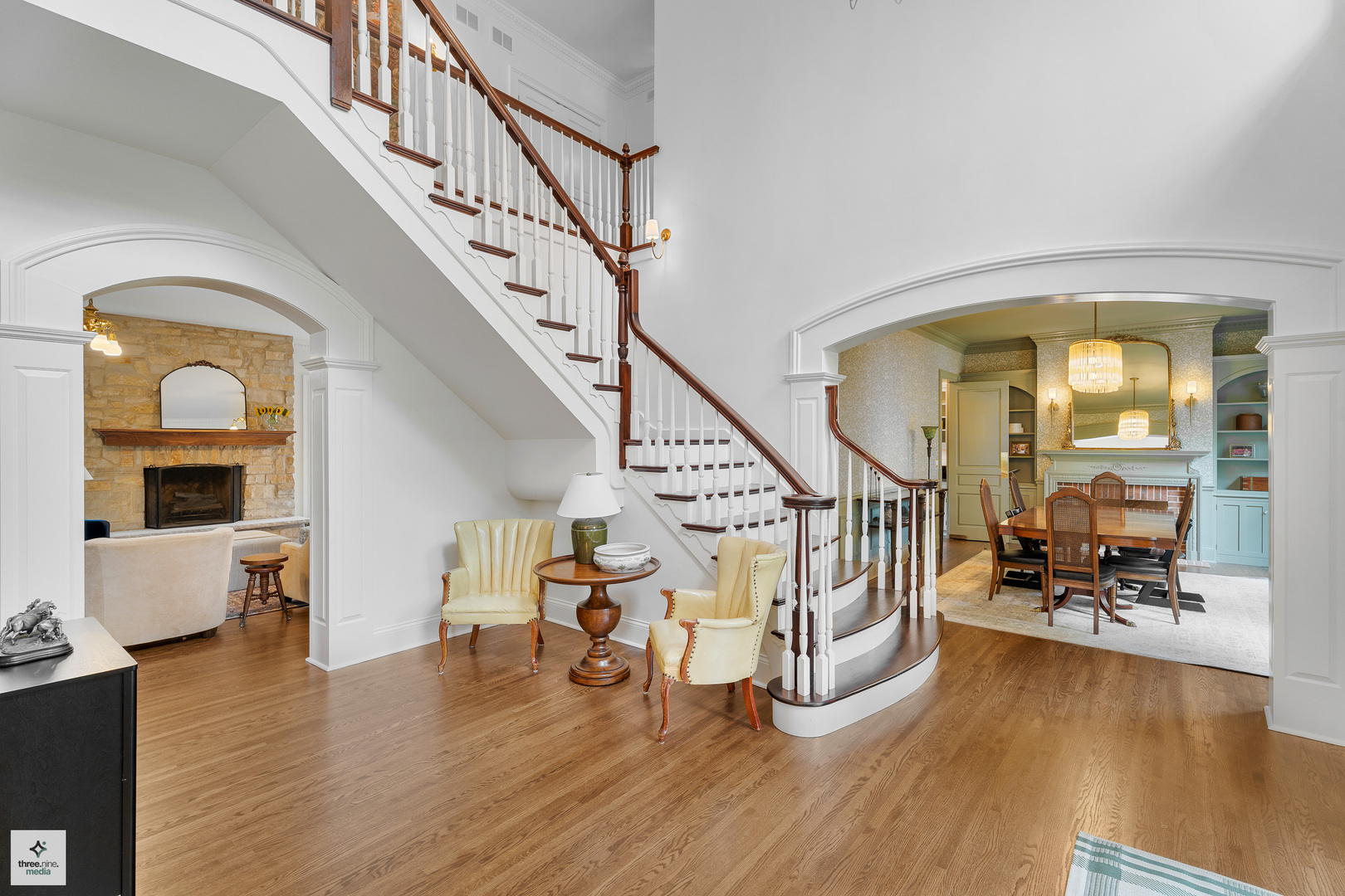 8010 Greenbriar Court, Burr Ridge, IL 60527