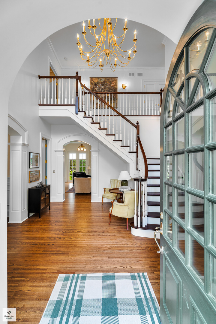 8010 Greenbriar Court, Burr Ridge, IL 60527