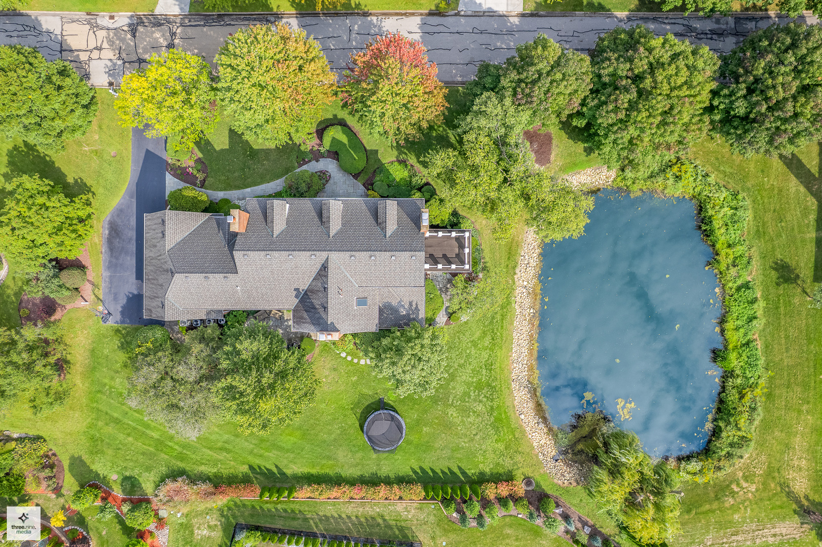 8010 Greenbriar Court, Burr Ridge, IL 60527