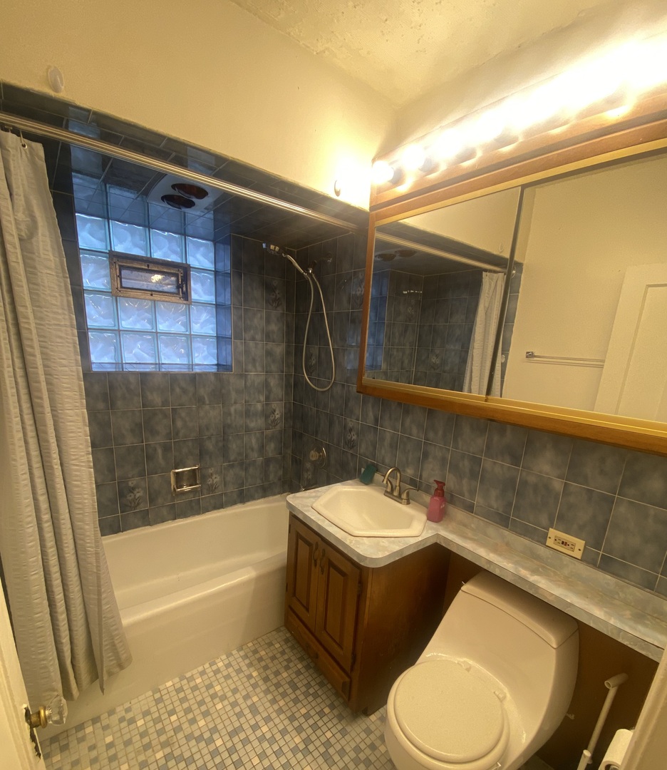 8352 S Maryland Avenue #1s, Chicago, IL 60619