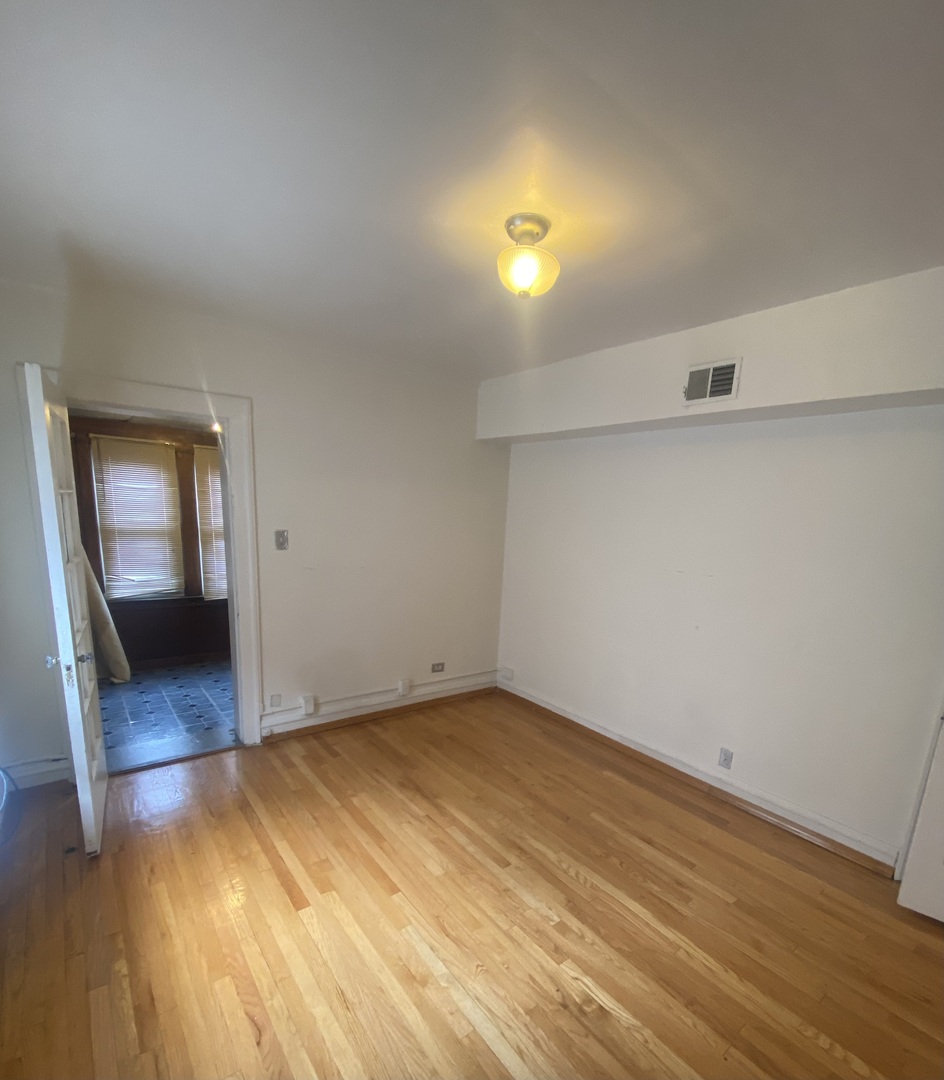 8352 S Maryland Avenue #1s, Chicago, IL 60619