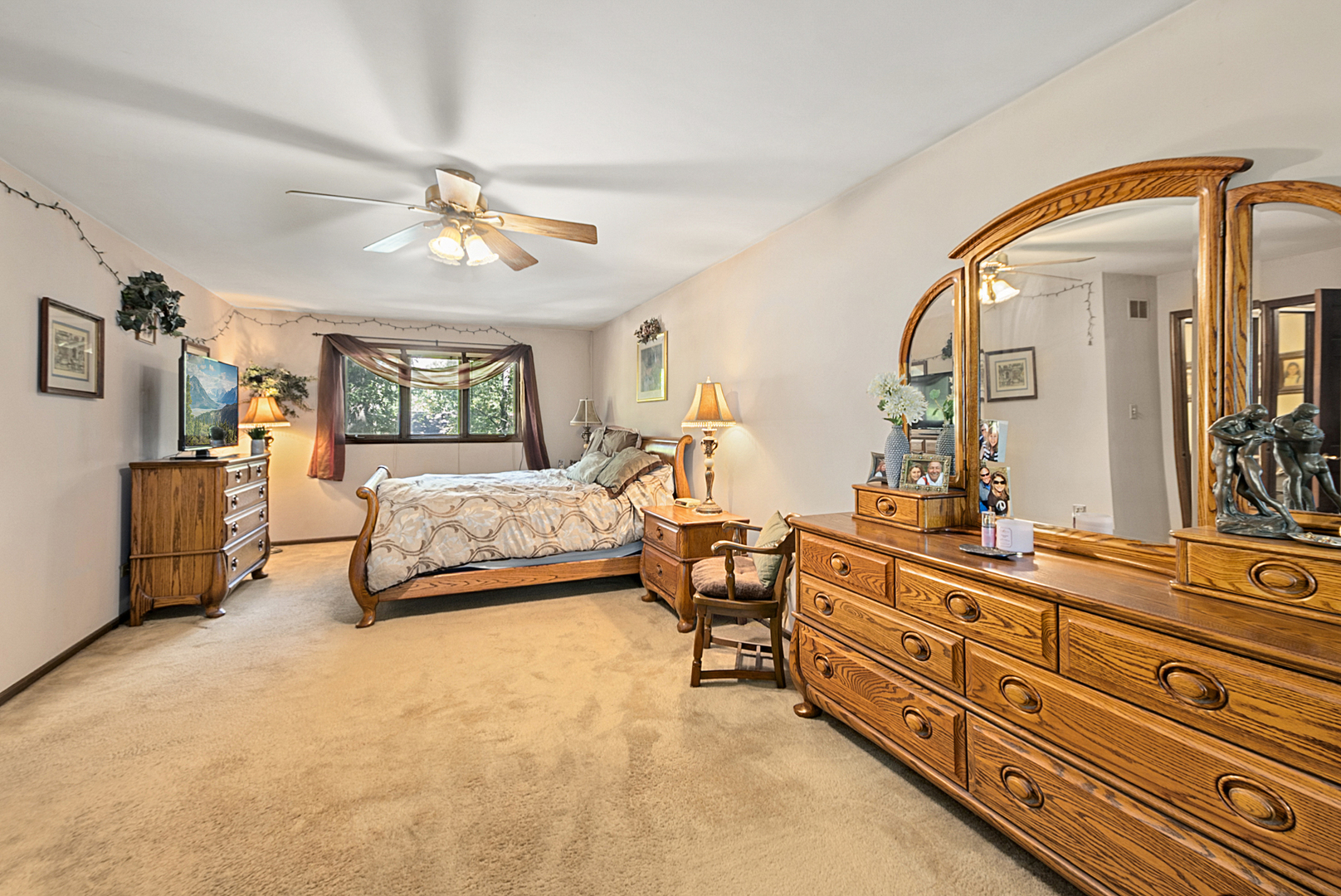 14715 S Woodcrest Avenue, Homer Glen, IL 60491