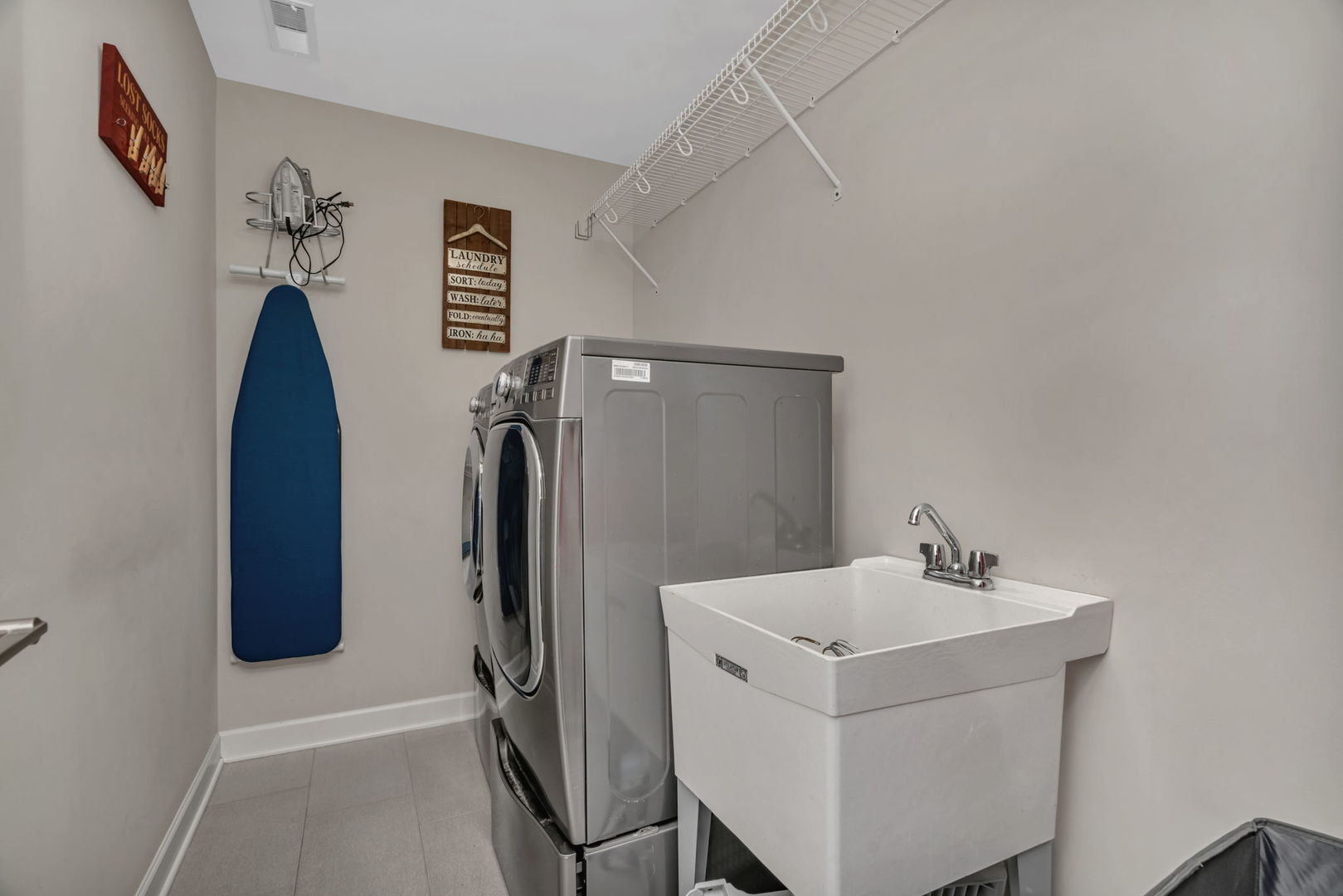 10021 El Cameno Real Drive, Orland Park, IL 60462