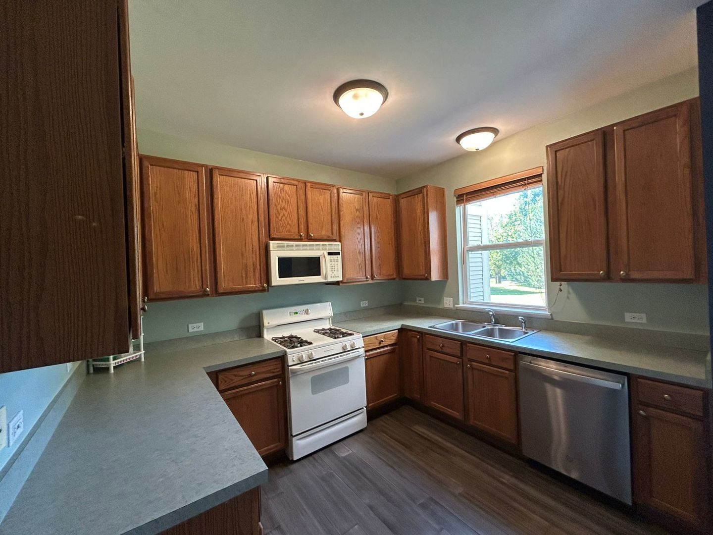 2249 Sunrise Circle, Aurora, IL 60503