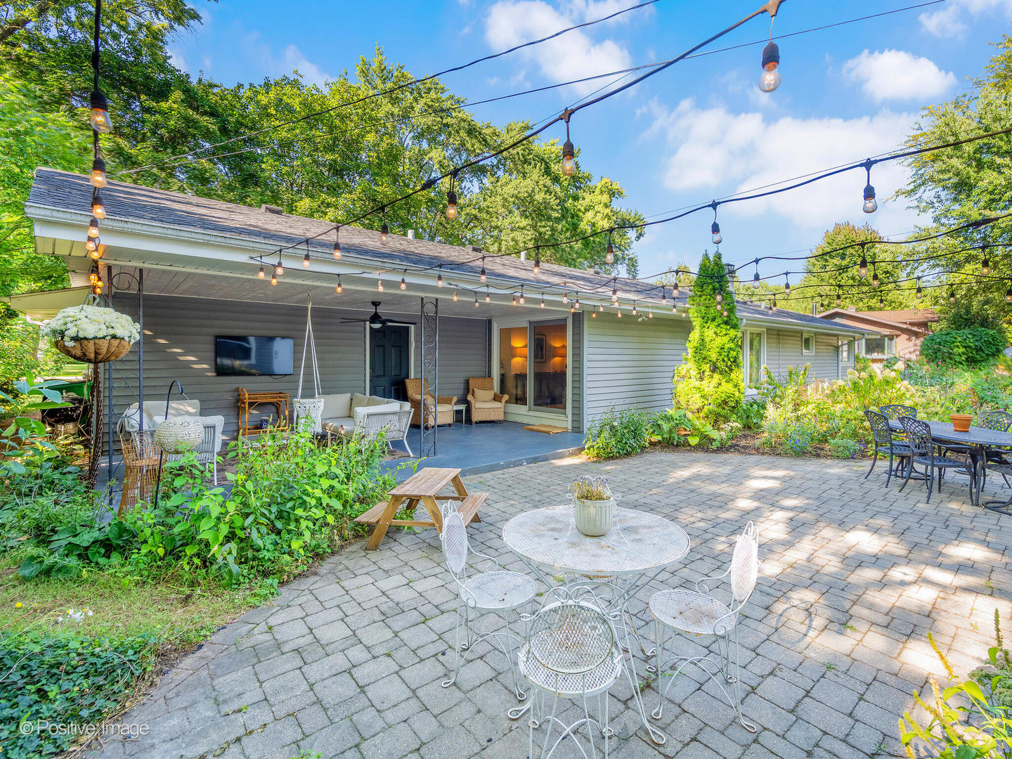 26W537 Barnes Avenue, Winfield, IL 60190