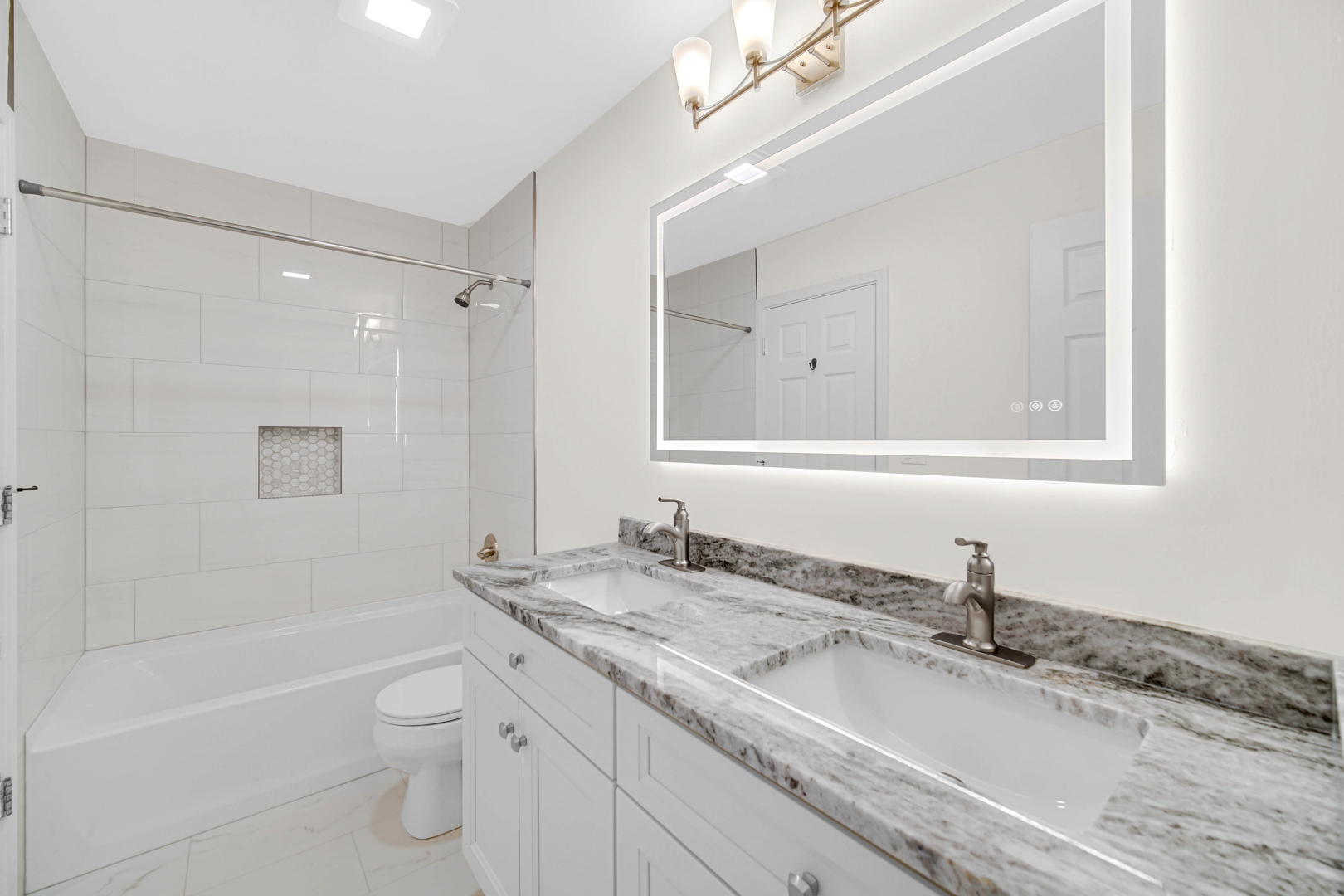 1017 FORDHAM Way, Westmont, IL 60559