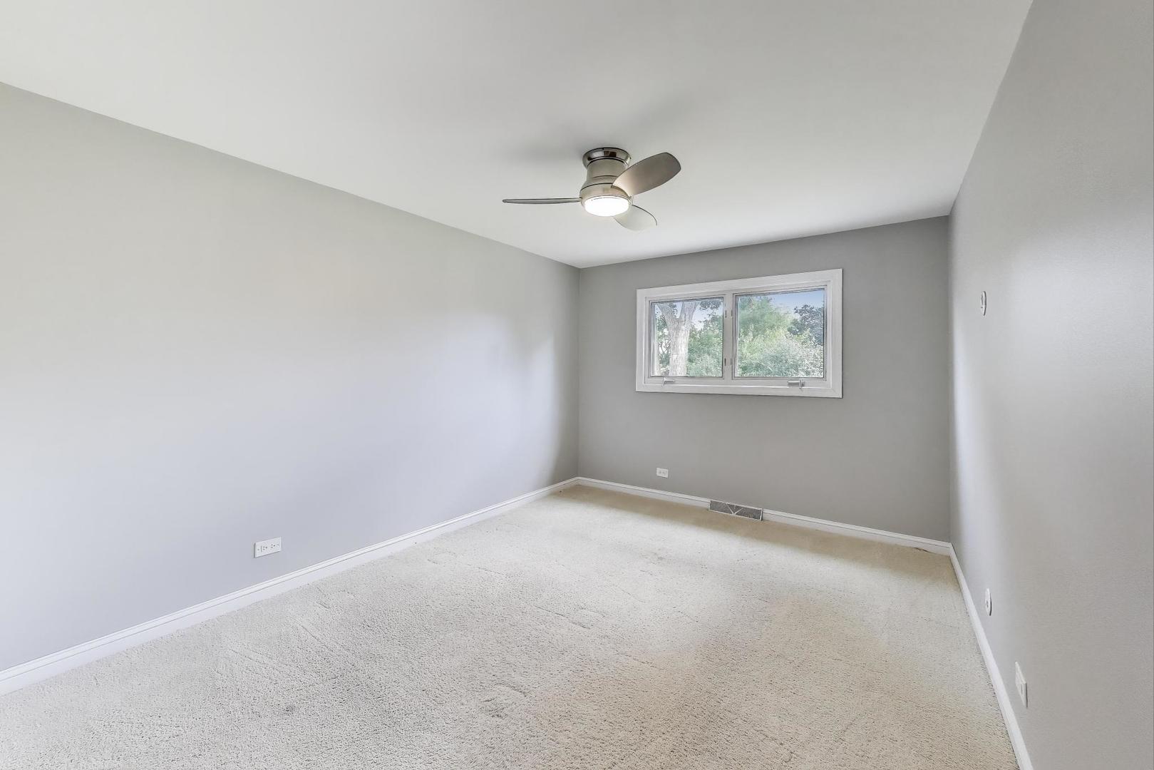 279 S Poplar Avenue, Elmhurst, IL 60126