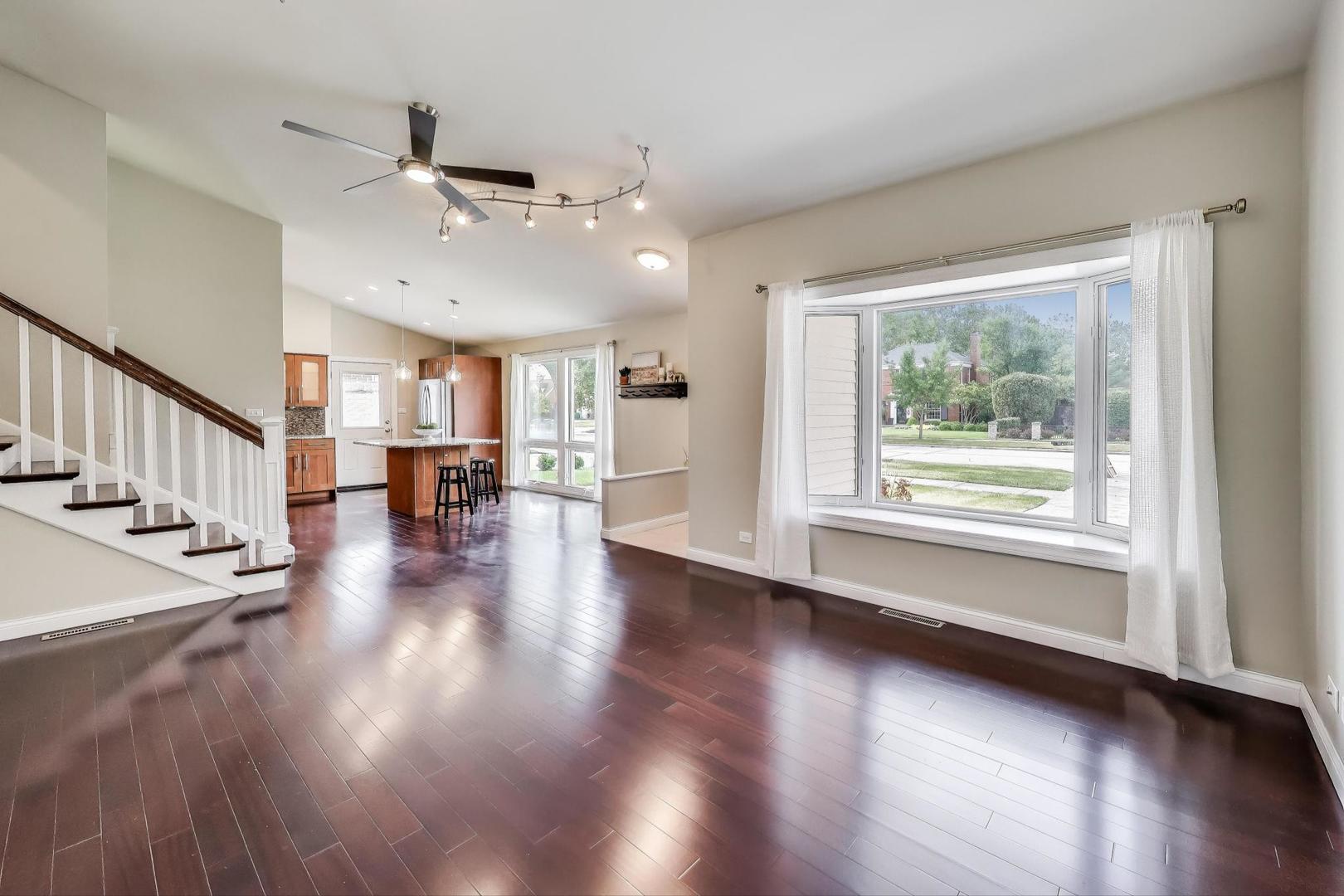 279 S Poplar Avenue, Elmhurst, IL 60126