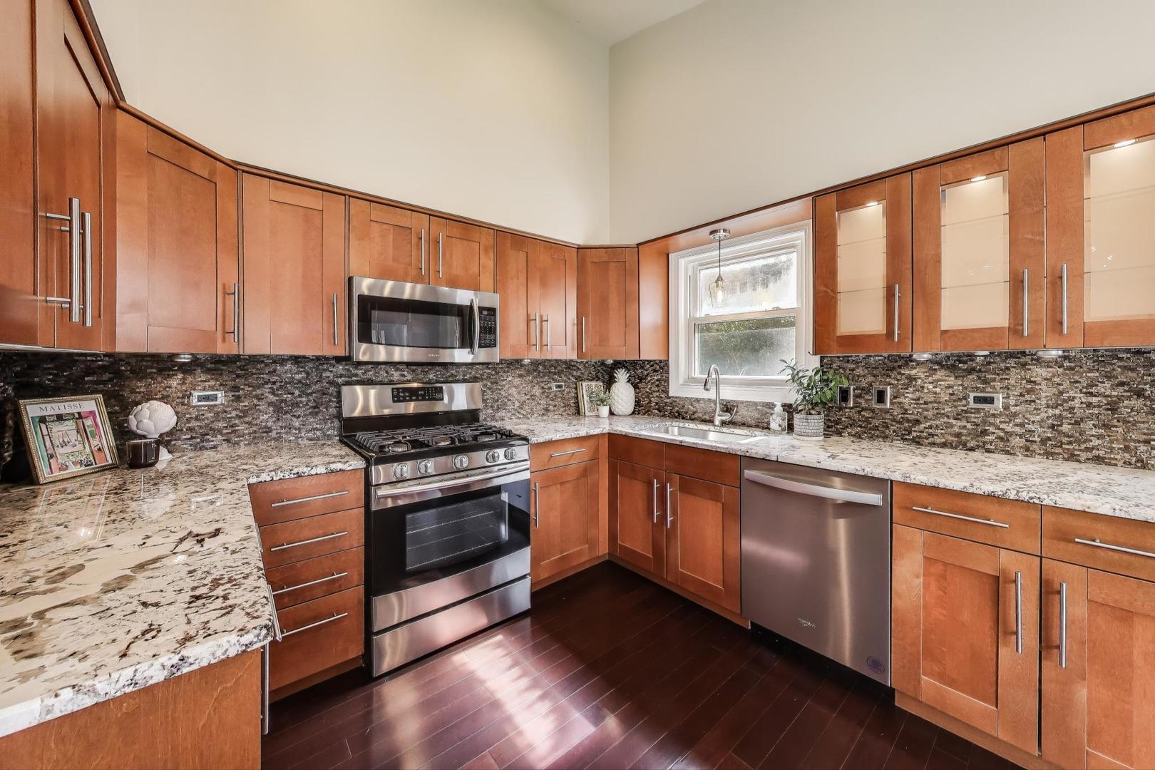 279 S Poplar Avenue, Elmhurst, IL 60126