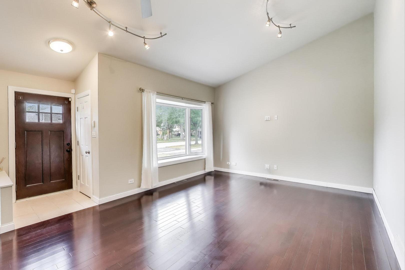 279 S Poplar Avenue, Elmhurst, IL 60126