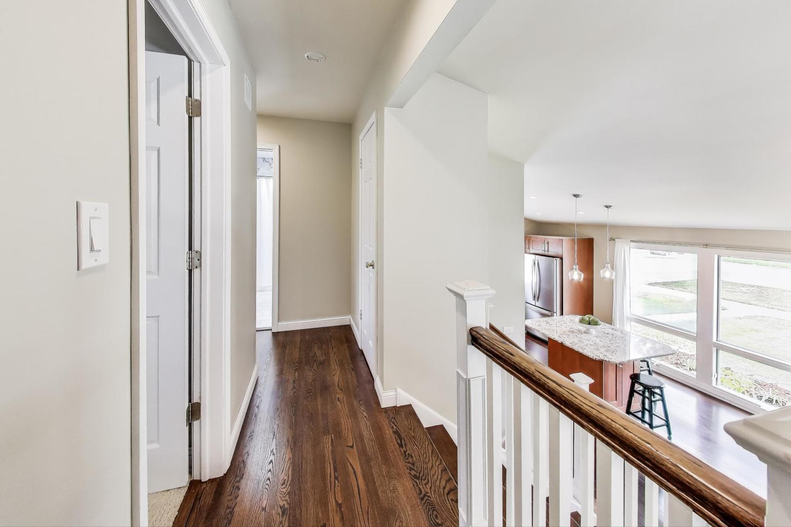 279 S Poplar Avenue, Elmhurst, IL 60126