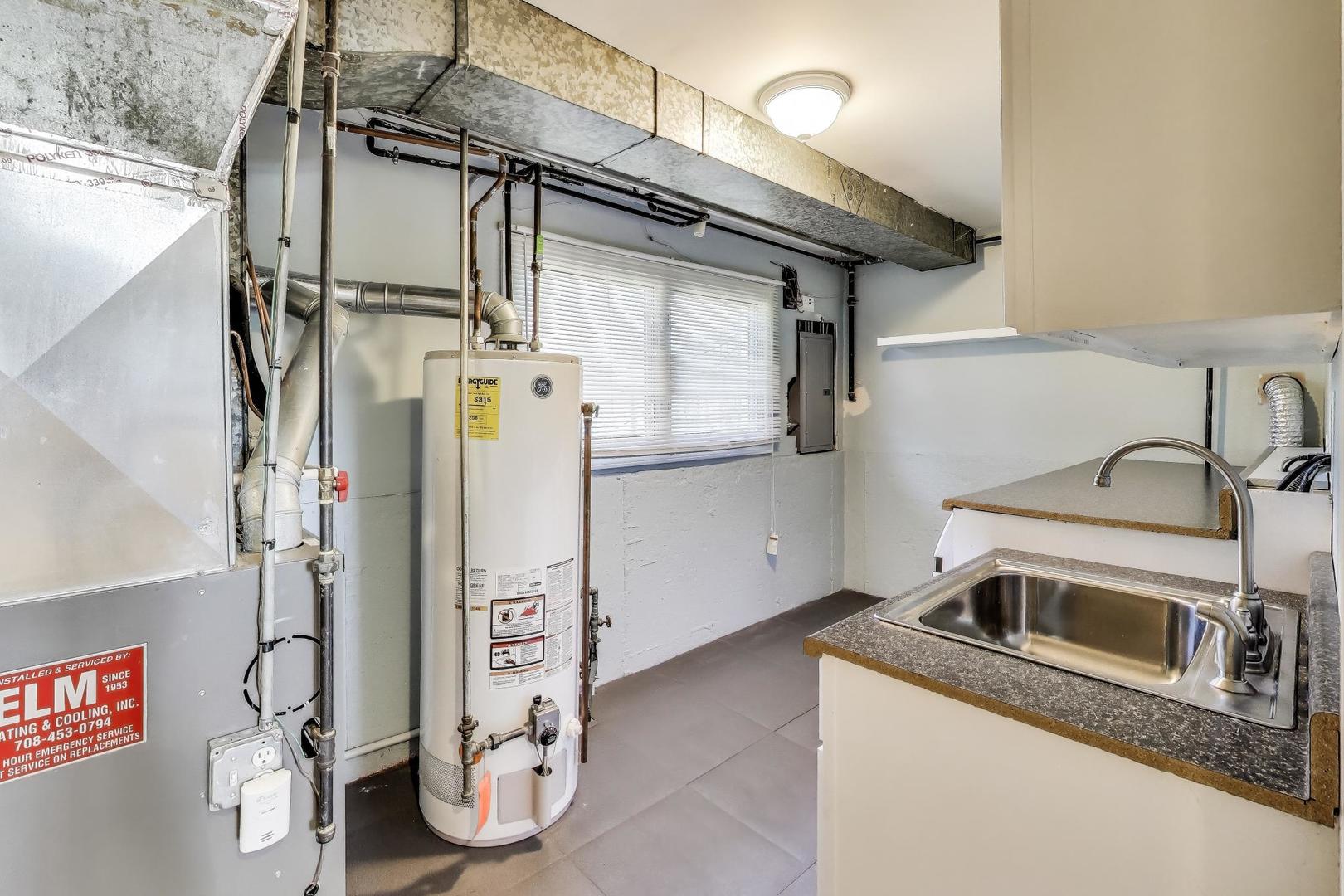 279 S Poplar Avenue, Elmhurst, IL 60126