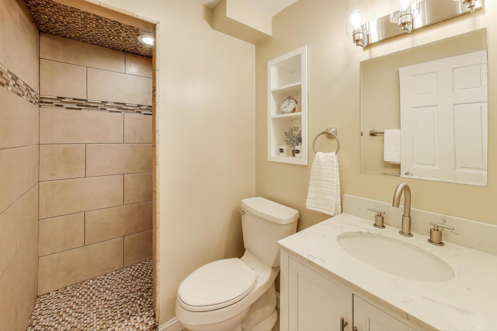 279 S Poplar Avenue, Elmhurst, IL 60126