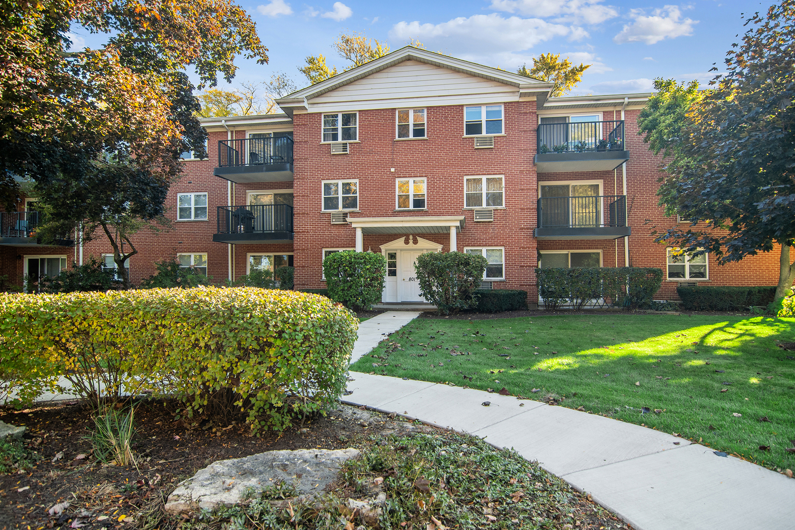 801 E Miner Street #1A, Arlington Heights, IL 60004