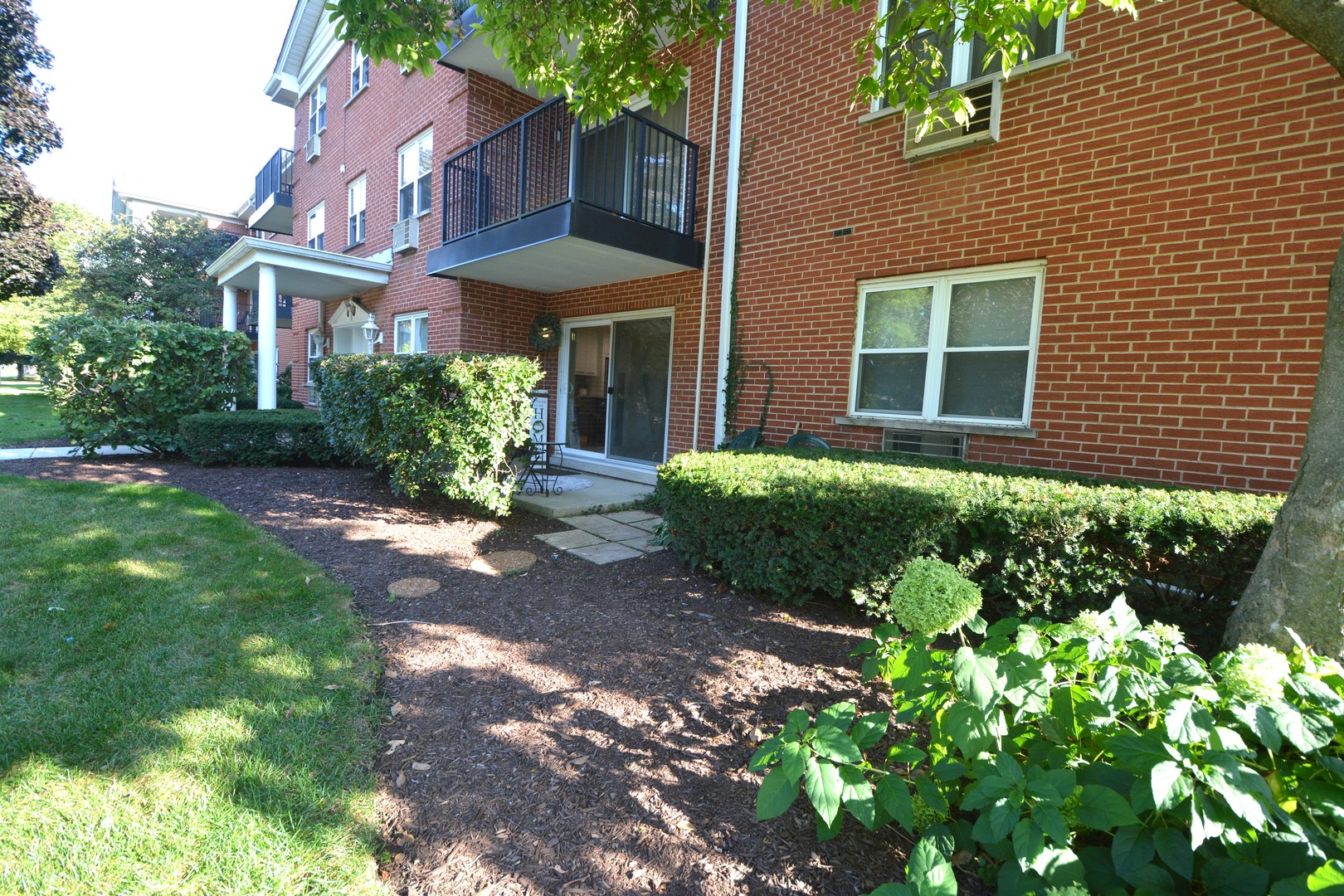 801 E Miner Street #1A, Arlington Heights, IL 60004