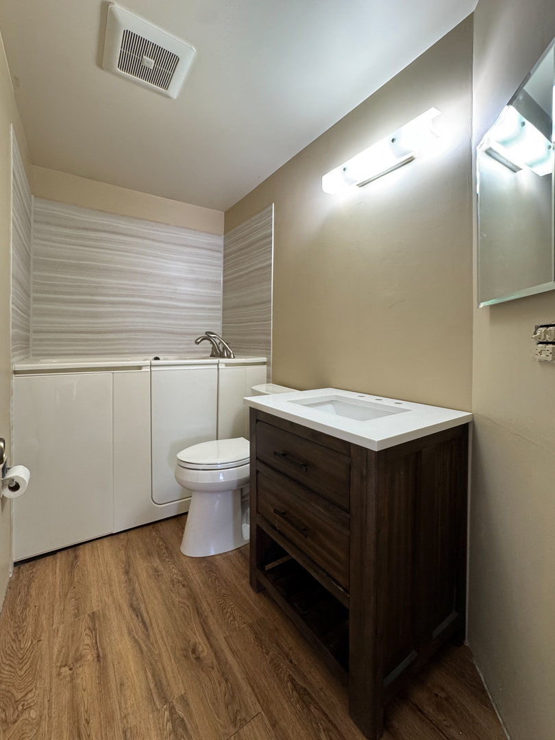 30W015 Juniper Court #30W015, Warrenville, IL 60555