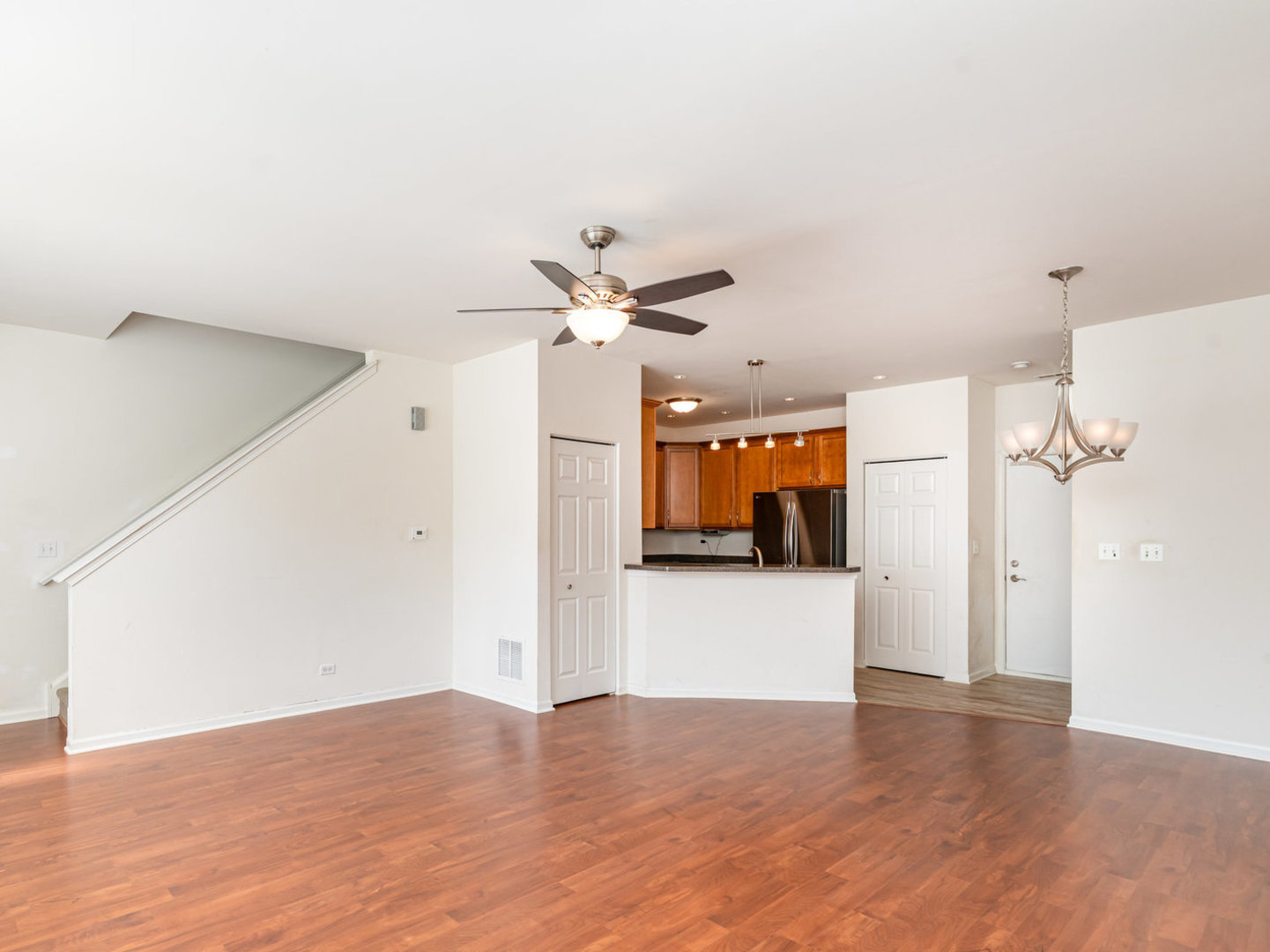 121 Springbrook Trail, Oswego, IL 60543