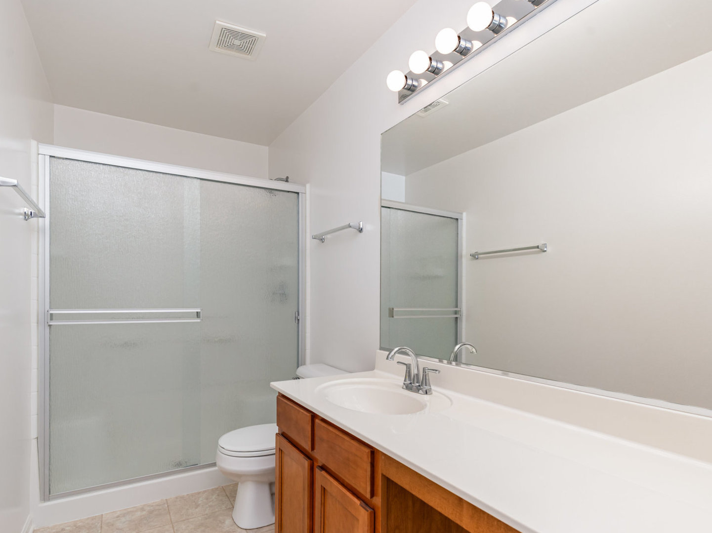 121 Springbrook Trail, Oswego, IL 60543