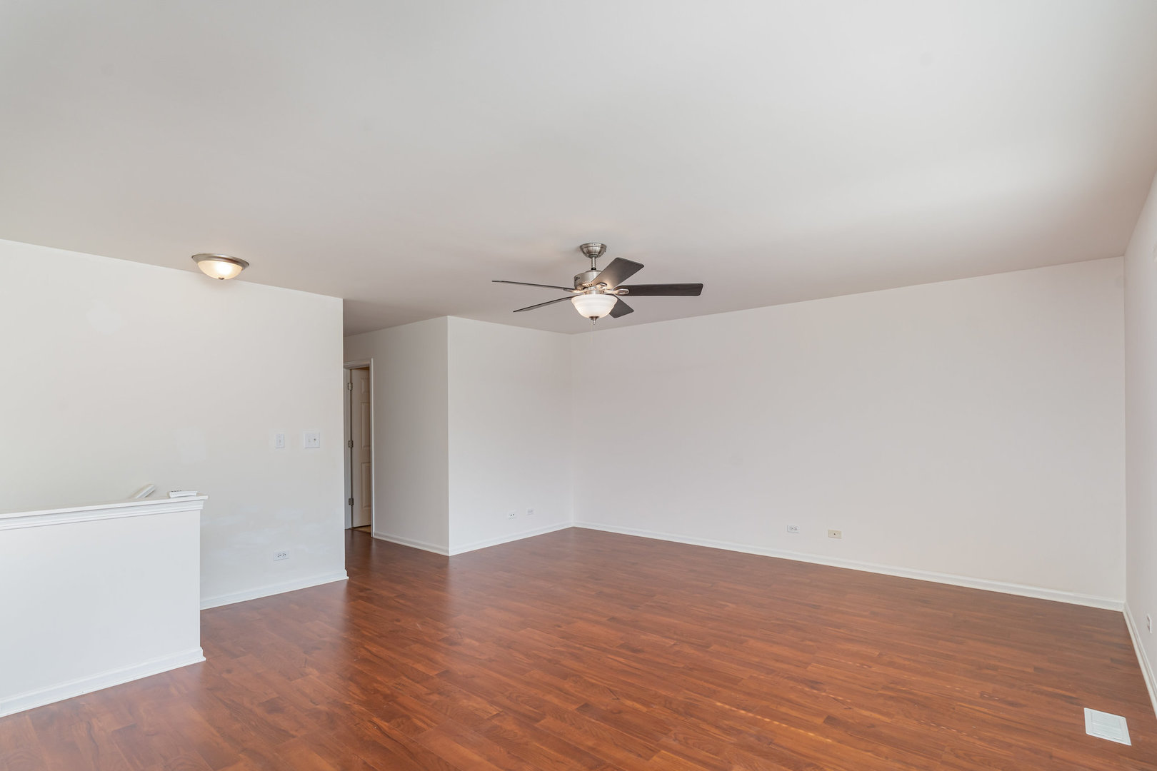 121 Springbrook Trail, Oswego, IL 60543