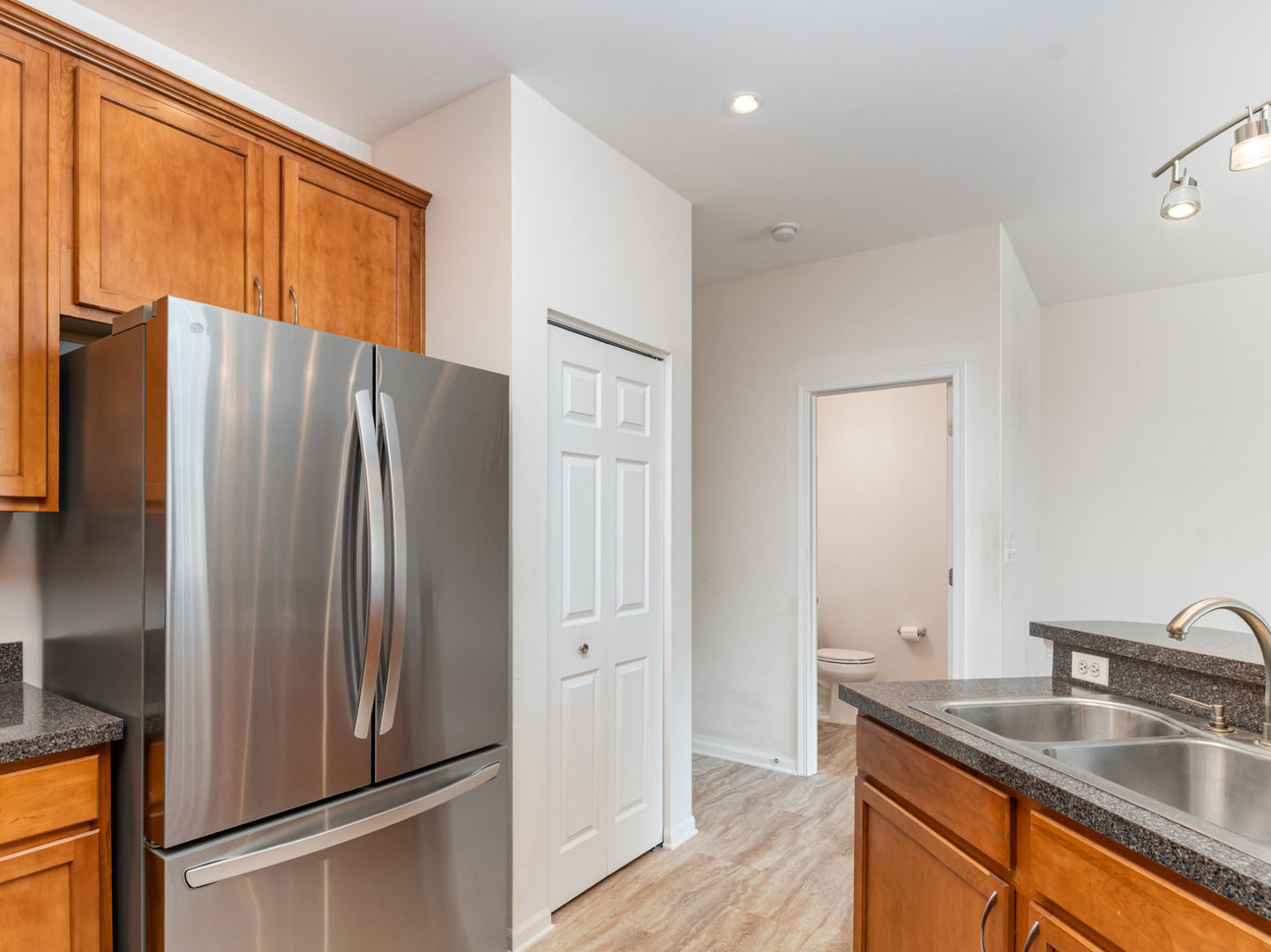 121 Springbrook Trail, Oswego, IL 60543