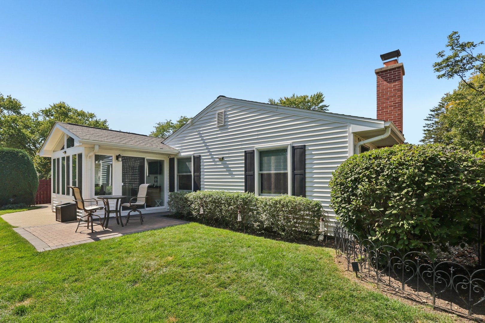 329 Timber Hill Road, Buffalo Grove, IL 60089