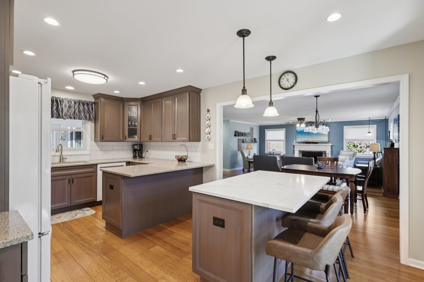 329 Timber Hill Road, Buffalo Grove, IL 60089