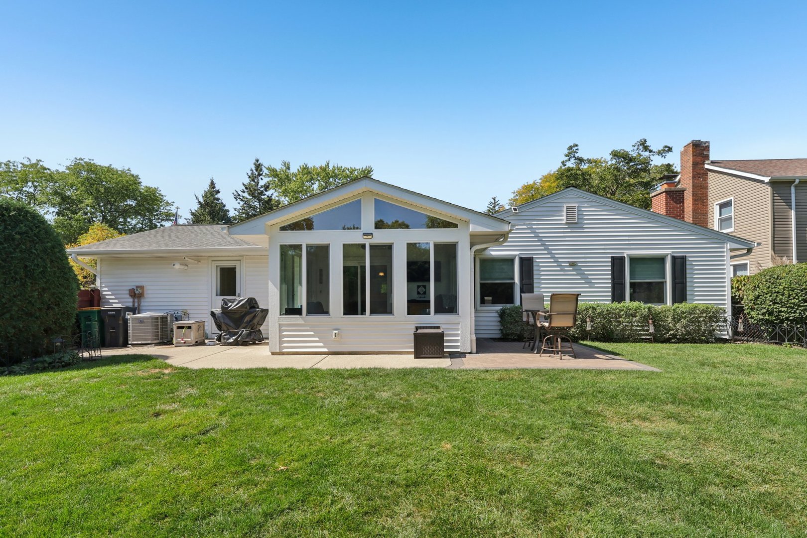 329 Timber Hill Road, Buffalo Grove, IL 60089