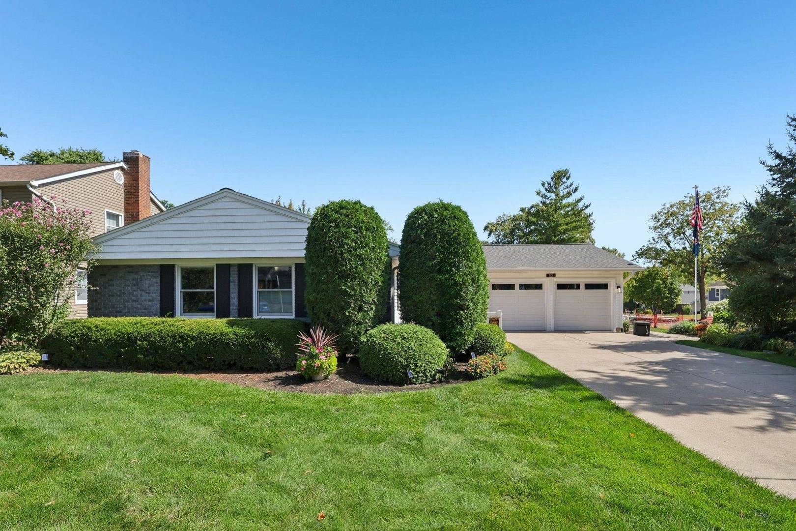 329 Timber Hill Road, Buffalo Grove, IL 60089