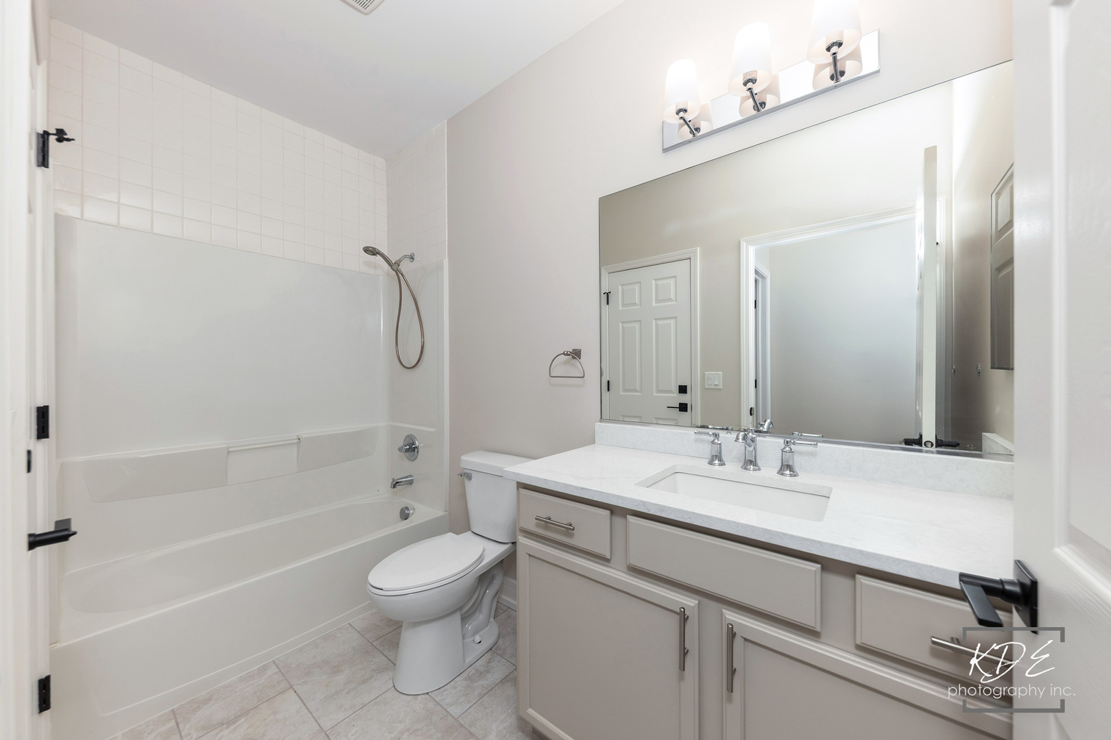 2836 Hillcrest Circle, Naperville, IL 60564