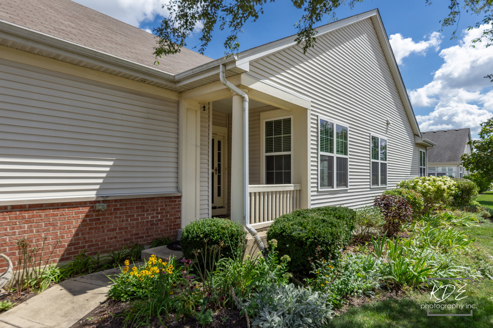 2836 Hillcrest Circle, Naperville, IL 60564
