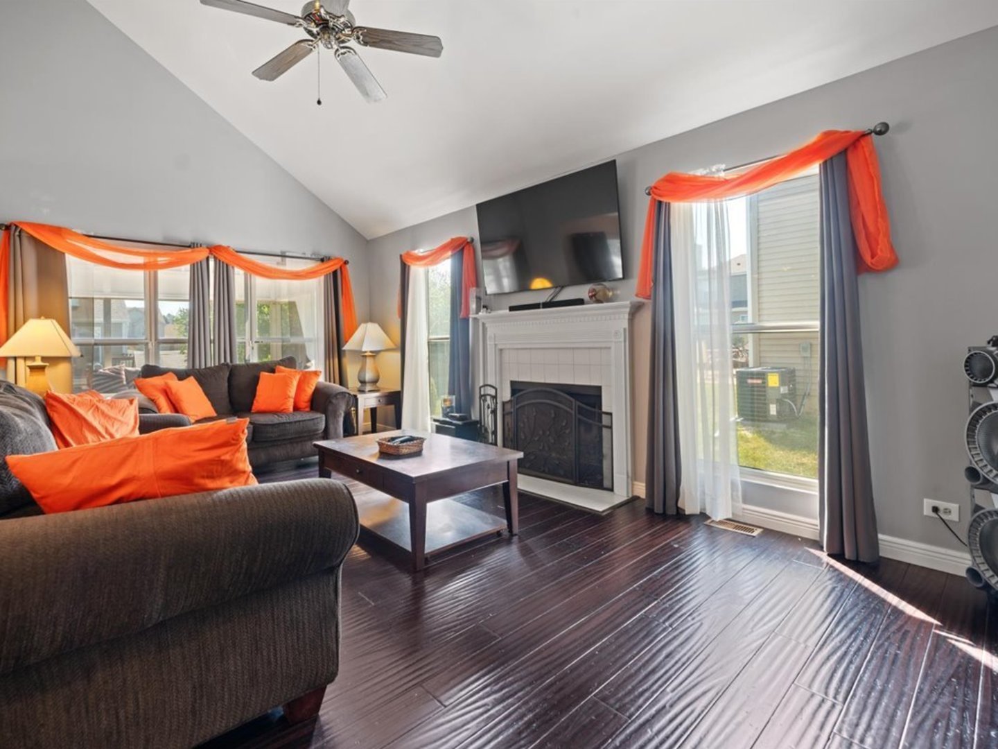 465 Bloomfield Drive, Bolingbrook, IL 60440