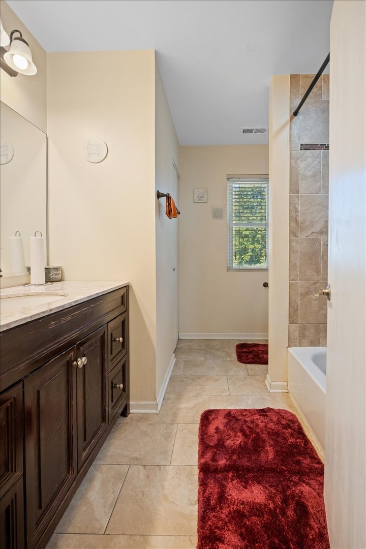 465 Bloomfield Drive, Bolingbrook, IL 60440
