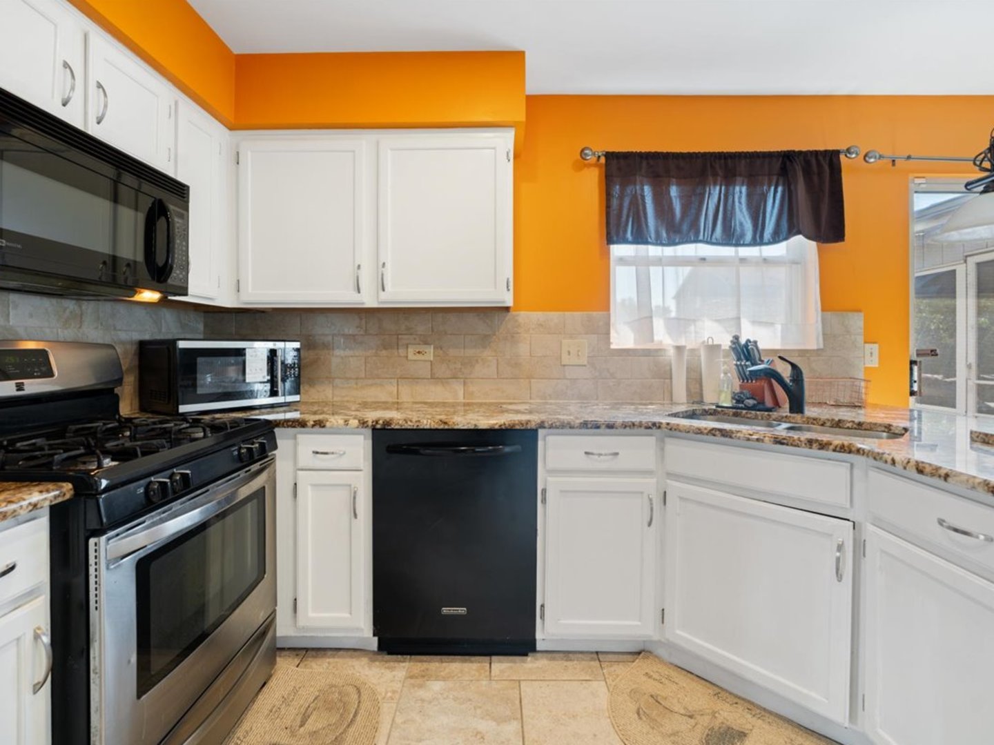 465 Bloomfield Drive, Bolingbrook, IL 60440