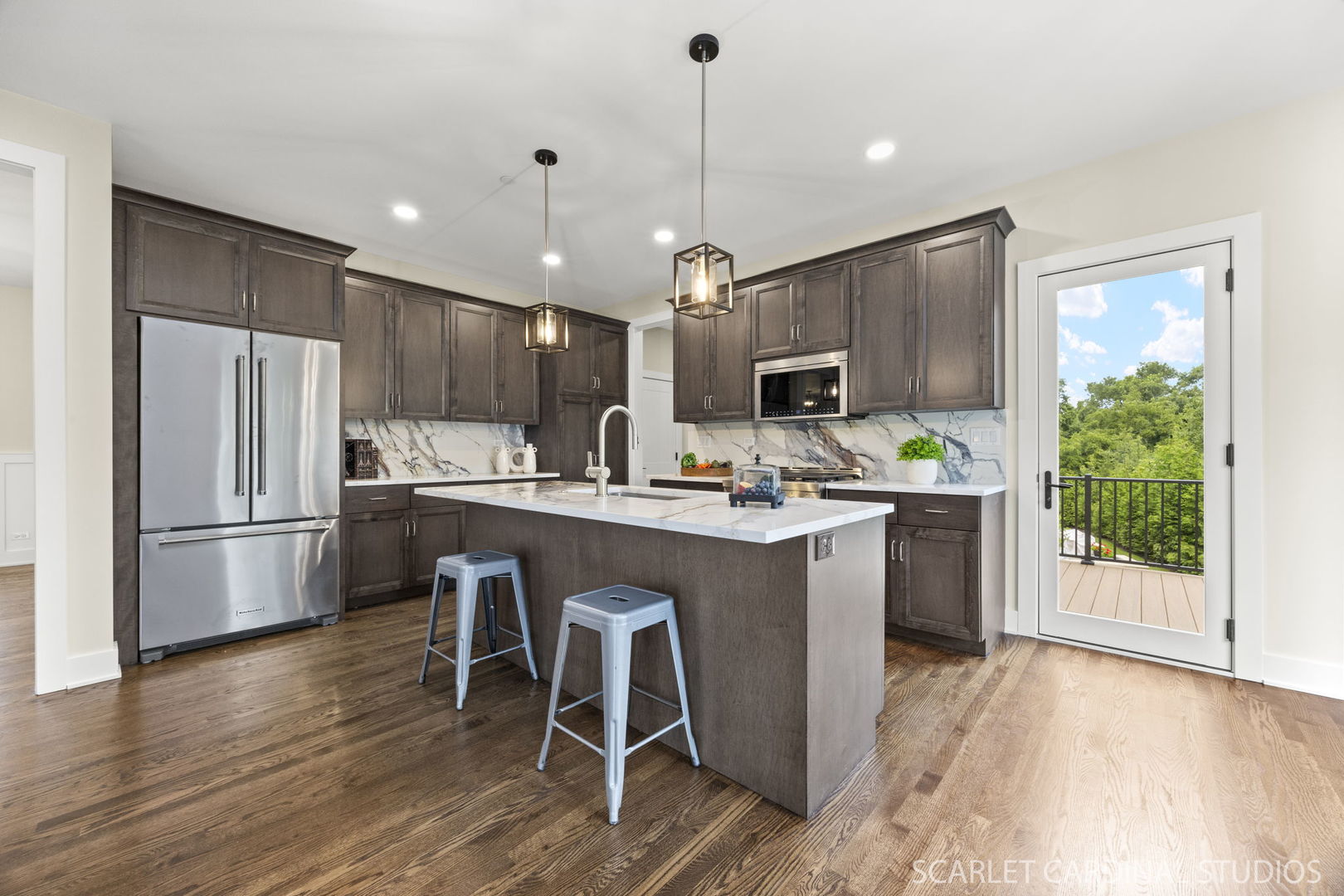 831 Avon Court, Glen Ellyn, IL 60137