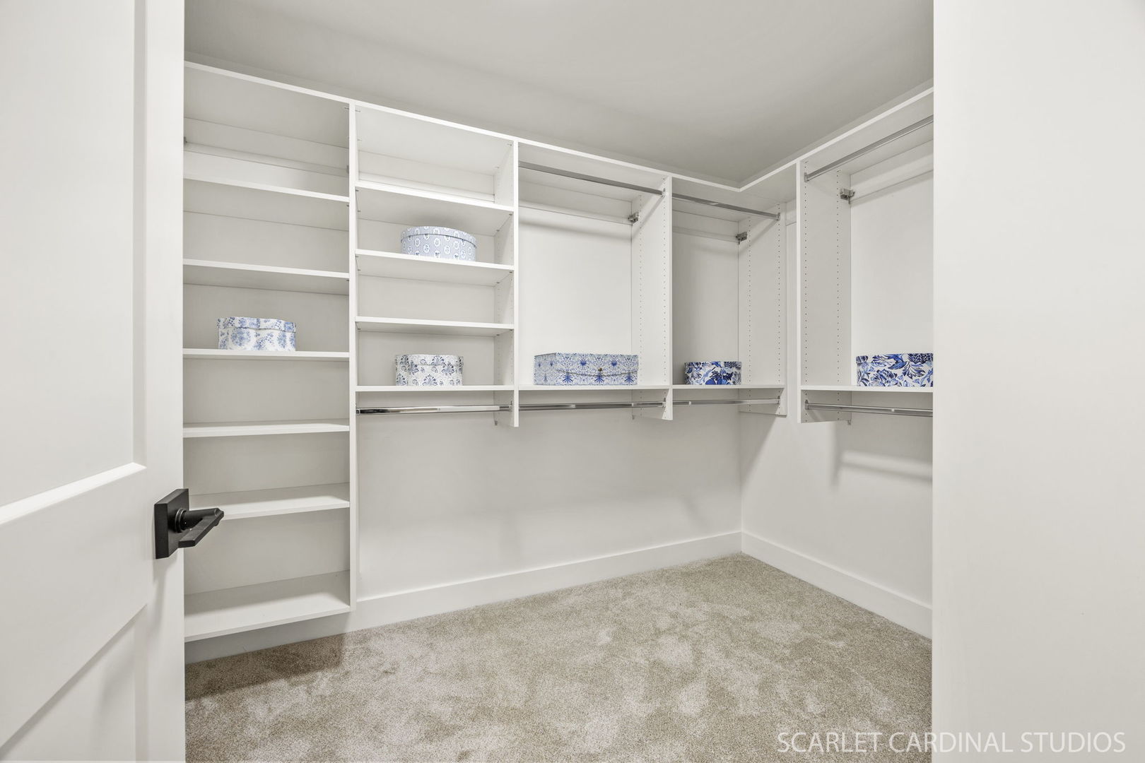 831 Avon Court, Glen Ellyn, IL 60137