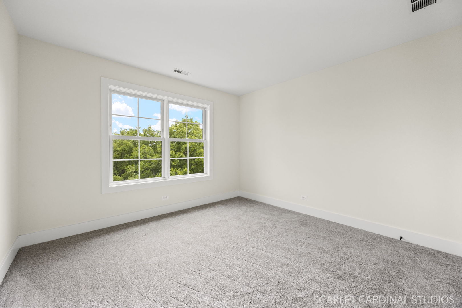 831 Avon Court, Glen Ellyn, IL 60137