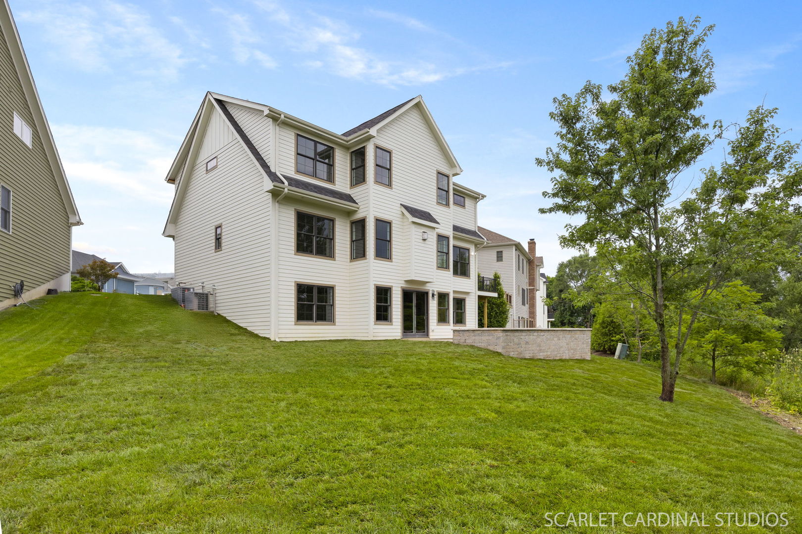 831 Avon Court, Glen Ellyn, IL 60137