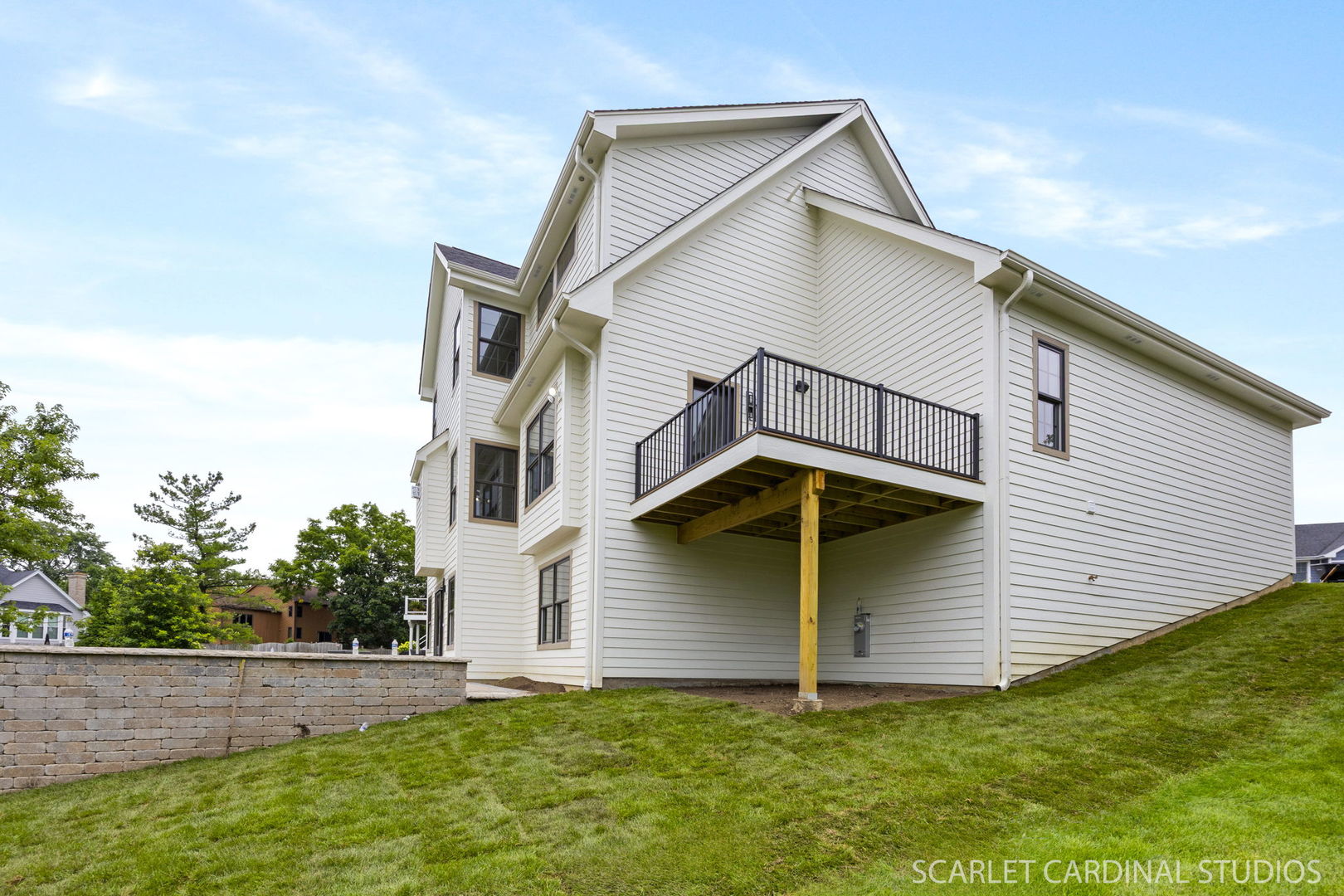 831 Avon Court, Glen Ellyn, IL 60137