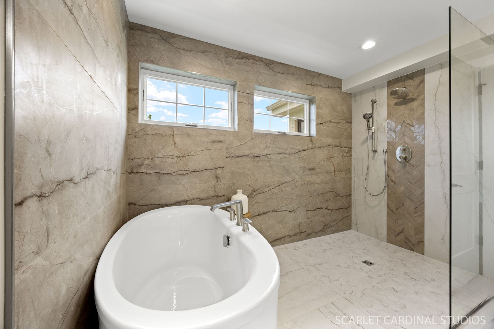 831 Avon Court, Glen Ellyn, IL 60137