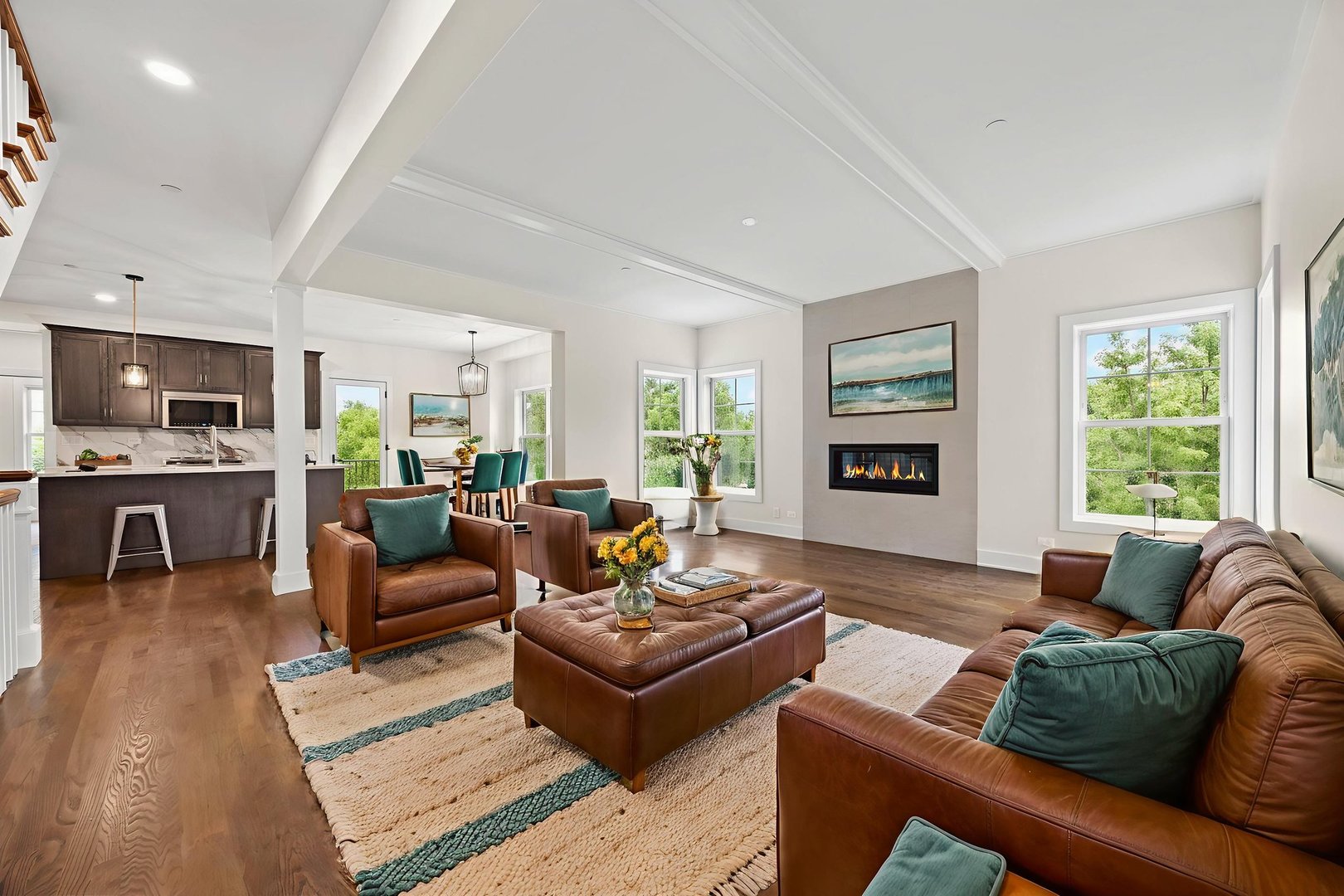 831 Avon Court, Glen Ellyn, IL 60137