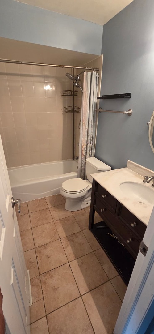 2125 N GINGER CREEK Drive #2125, Palatine, IL 60074