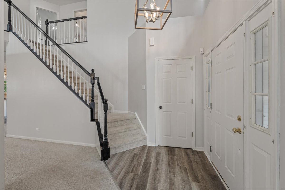 1128 Masters Parkway, Aurora, IL 60506