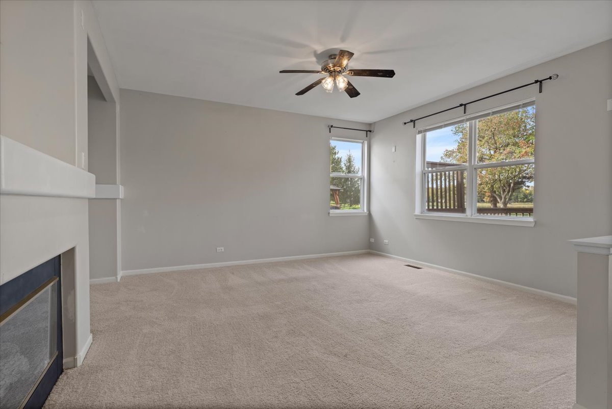 1128 Masters Parkway, Aurora, IL 60506