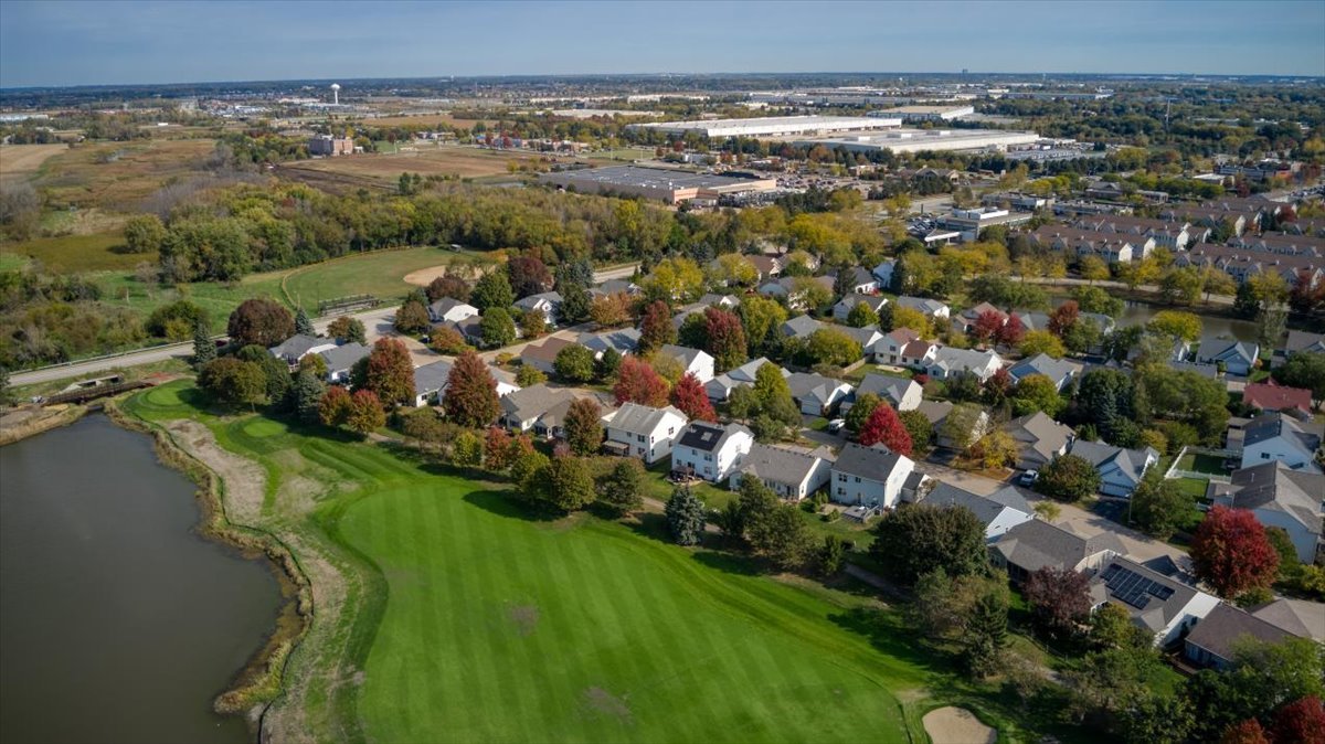 1128 Masters Parkway, Aurora, IL 60506