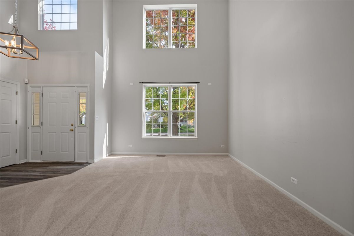 1128 Masters Parkway, Aurora, IL 60506